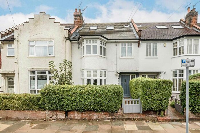 4 Bedroom Flat To Rent In Herbert Gardens, Kensal Rise, NW10