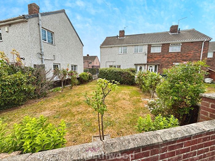 3 Bedroom Semi-Detached House To Rent In The Oval, Dunscroft, Doncaster, DN7