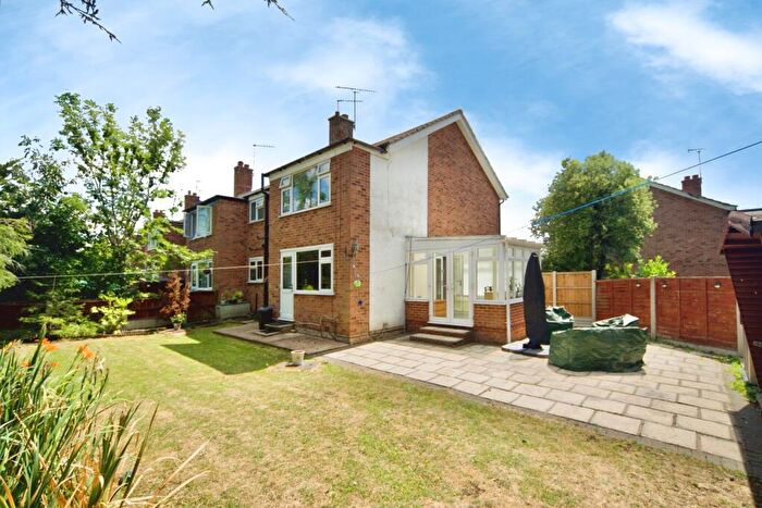 2 Bedroom Maisonette For Sale In Ashdown Walk, Romford, RM7