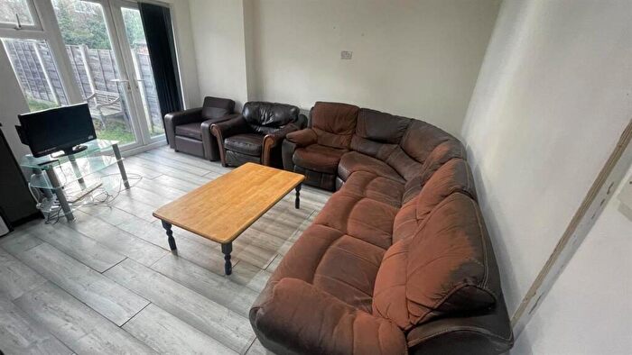 5 Bedroom House To Rent In A Brentbridge Road, Manchester, M14