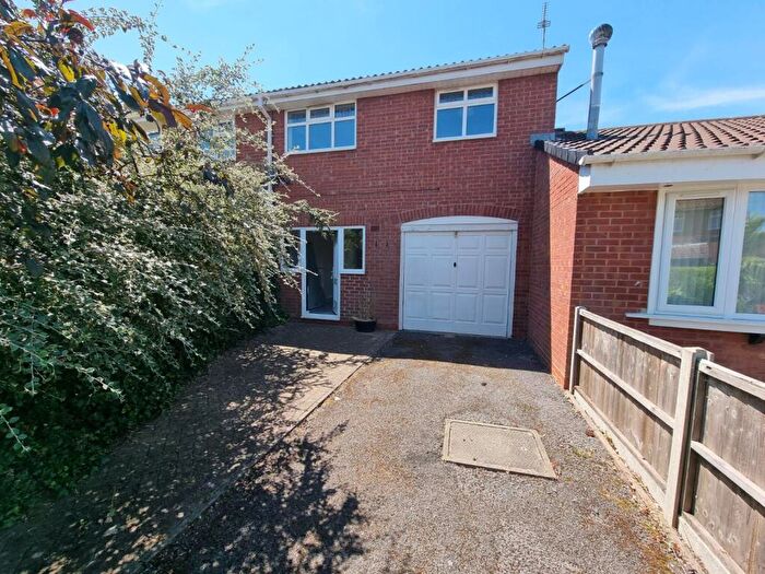 2 Bedroom Town House For Sale In The Poppins, Leicester, LE4