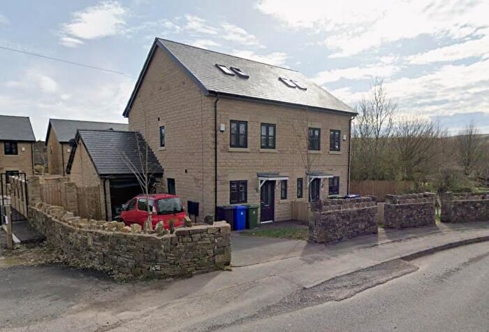 4 Bedroom Property To Rent In Goodshawfold Road, Rossendale, BB4