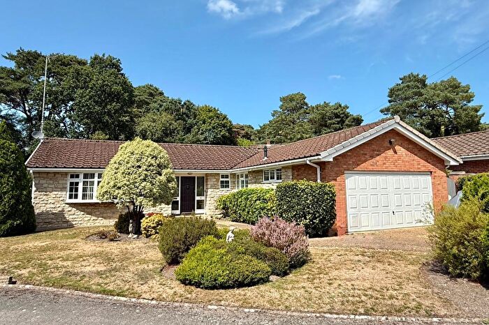 2 Bedroom Bungalow For Sale In Gainsborough Road, Ashley Heath, BH24