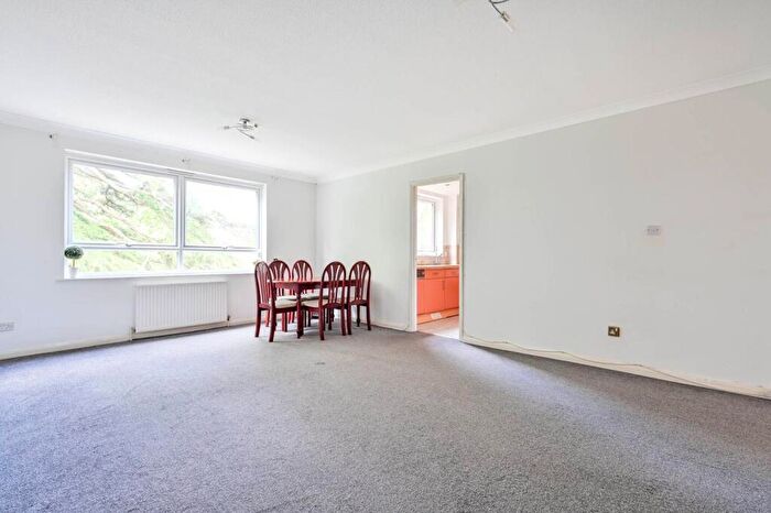 2 Bedroom Flat To Rent In Albury Road, Guildford, GU1