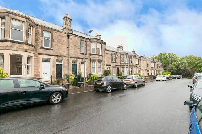 2 Bedroom Flat To Rent In Lixmount Avenue, Edinburgh, EH5