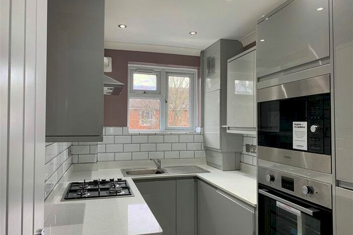 2 Bedroom Flat To Rent In Upper Tulse Hill, London, SW2