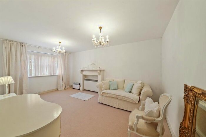 1 Bedroom Flat To Rent In Century House, Lewisham, SE8