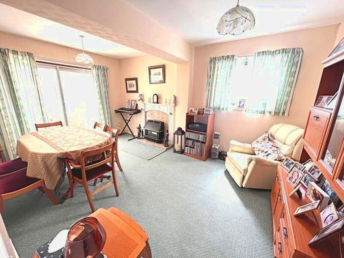 4 Bedroom Bungalow For Sale In Hulham Road, Exmouth, Devon, EX8