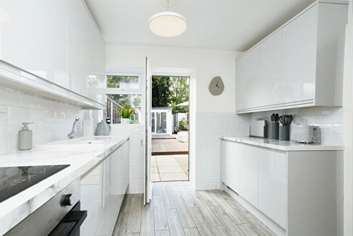 3 Bedroom Terraced House For Sale In Buckhurst Crescent, Swindon, SN3
