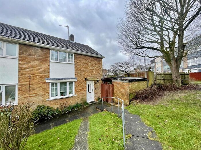 2 Bedroom End Of Terrace House For Sale In Beechwood Avenue, Potters Bar, EN6