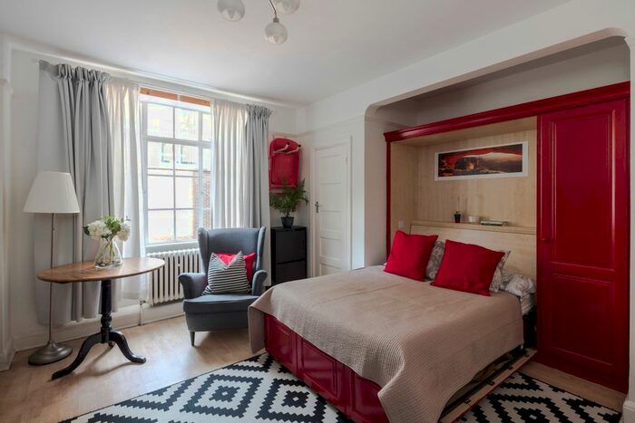 Studio To Rent In Upper Woburn Place, London, WC1H