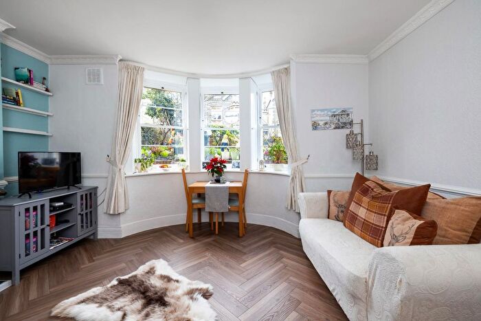 2 Bedroom Flat For Sale In Archfield Road, Cotham, BS6