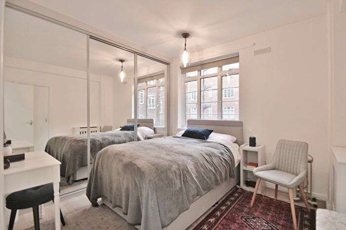 1 Bedroom Flat To Rent In Latymer Court, Hammersmith Road, Hammersmith, W6