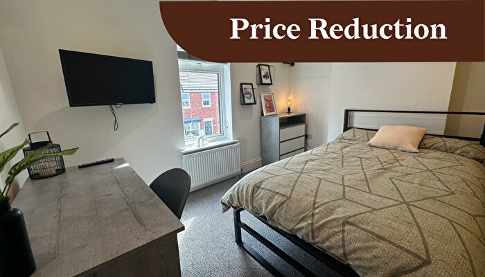 3 Bedroom Terraced House To Rent In West End // Derwent St // Bed +Study // Sept, LN1