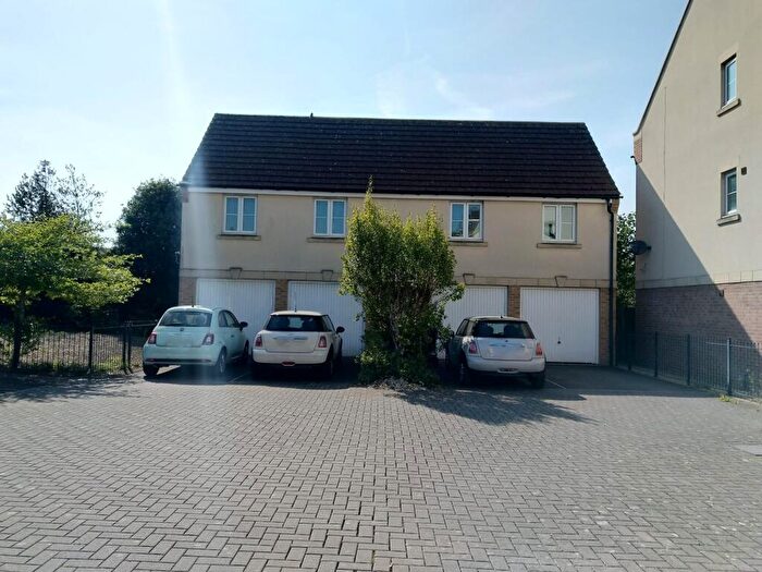 2 Bedroom Apartment To Rent In Laddon Mead, Yate, BS37