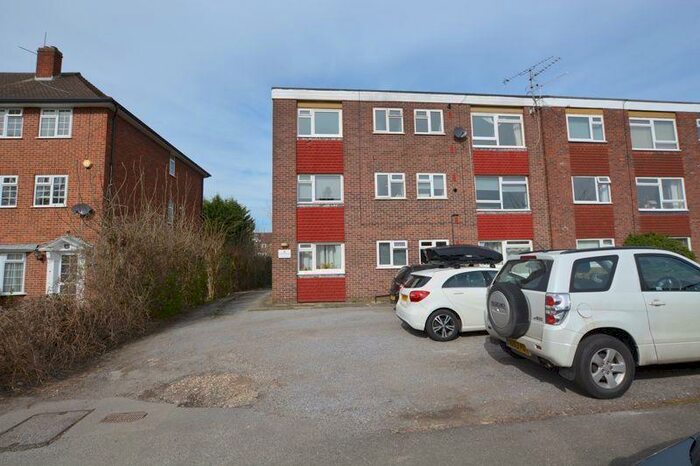 1 Bedroom Flat To Rent In Devonshire Road, Hatch End, HA5