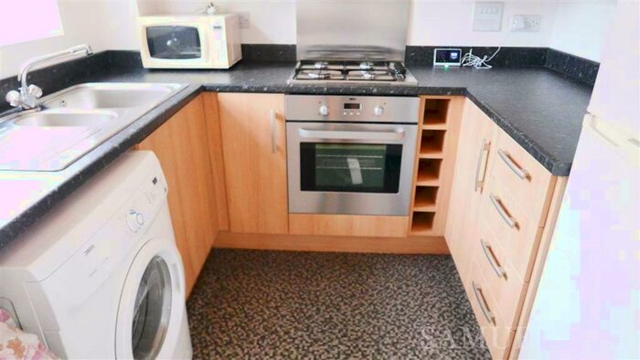 2 Bedroom Flat To Rent In Creed Way, West Bromwich, B70