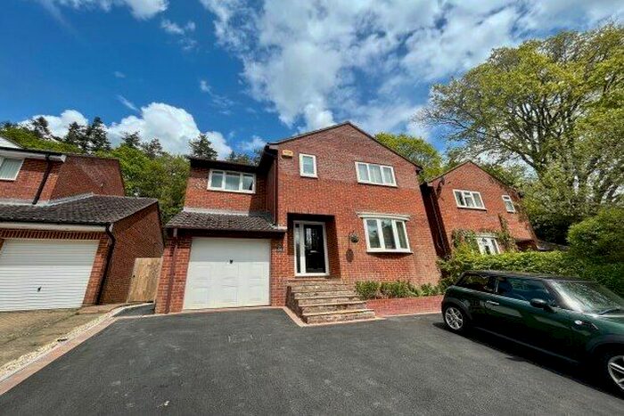 4 Bedroom Property To Rent In Bridle Way, Wimborne, BH21