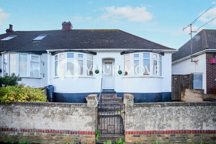 2 Bedroom Bungalow To Rent In Delce Road, Rochester, Kent, ME1