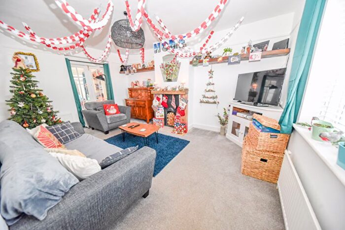 3 Bedroom Terraced House For Sale In Morley Crescent, Cowplain, Waterlooville, PO8