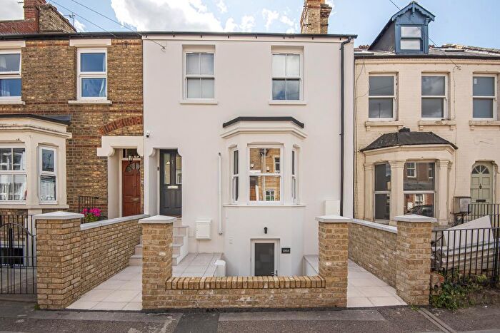 1 Bedroom Apartment To Rent In Bullingdon Road, East Oxford, OX4