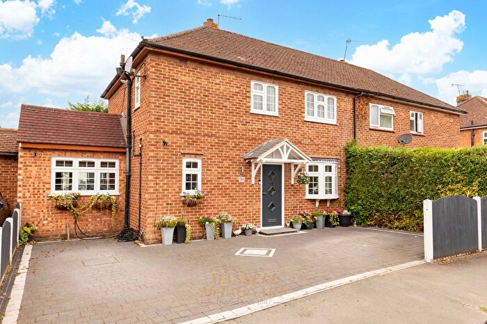 3 Bedroom Semi Detached House For Sale In Southlands Avenue, Horley, RH6