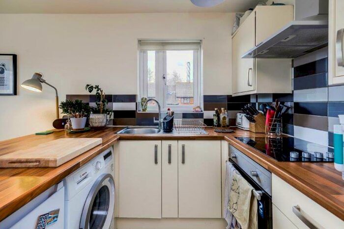 1 Bedroom Flat To Rent In Grilse Close, Edmonton, N9