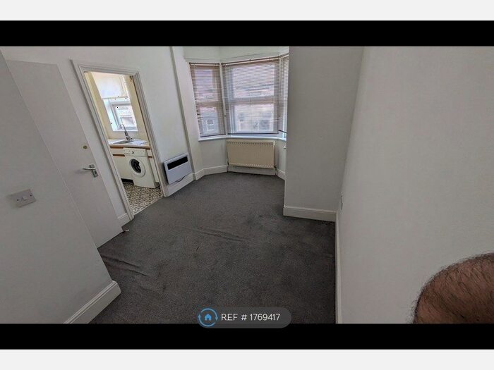 1 Bedroom Flat To Rent In Woodborough Road, Nottingham, NG3