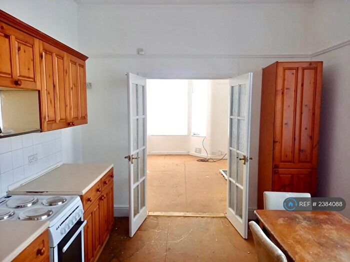 1 Bedroom Flat To Rent In Park Road North, Birkenhead, CH41