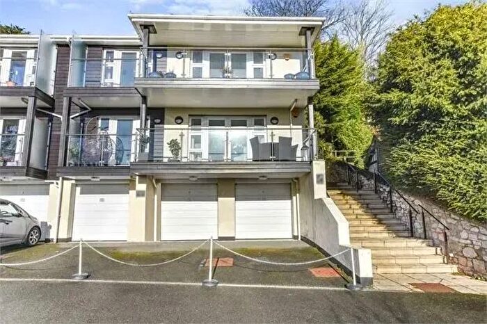 2 Bedroom Flat For Sale In College Road, Wolborough Hill, Newton Abbot, Devon., TQ12