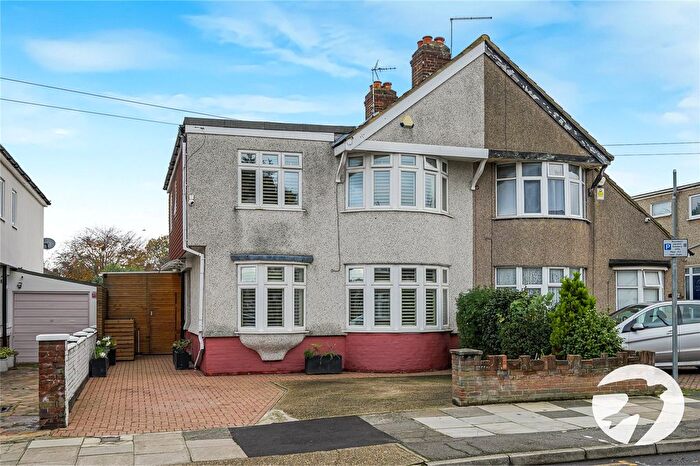 5 Bedroom Semi Detached House For Sale In Northumberland Avenue, South Welling, Kent, DA16