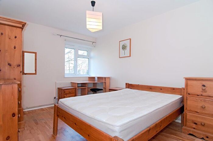 4 Bedroom Flat To Rent In Chobham Gardens, Wimbledon, London, SW19