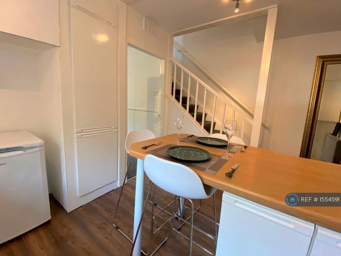 2 Bedroom Flat To Rent In Teviot Street, Falkirk, FK1