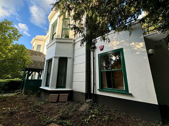 2 Bedroom Apartment To Rent In Old Dover Road, Canterbury, CT1