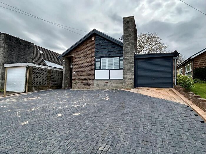 3 Bedroom Detached Bungalow To Rent In Burlington Grove, Sheffield, S17