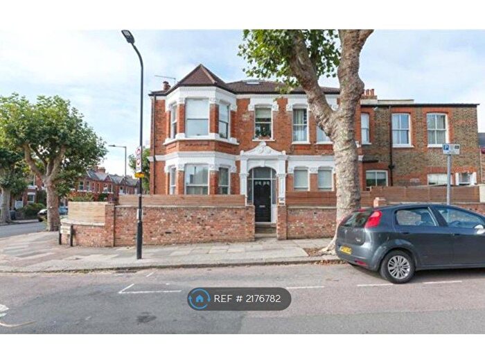 3 Bedroom Flat To Rent In Wrentham Avenue, London, NW10
