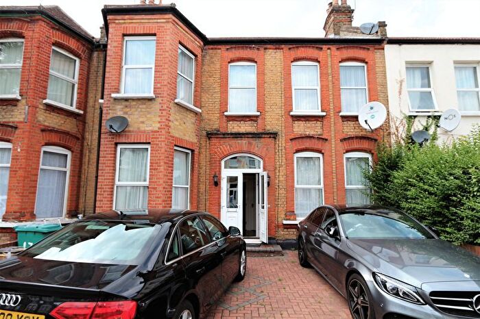 2 Bedroom Flat To Rent In Valentines Road, Ilford, IG1