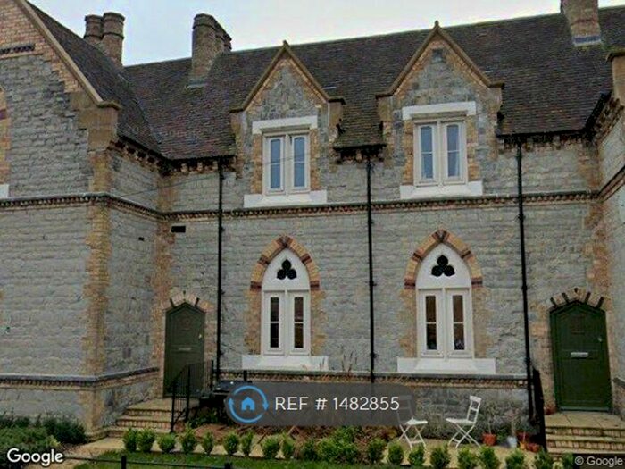 3 Bedroom Terraced House To Rent In Roxburgh Close, Kineton, CV35