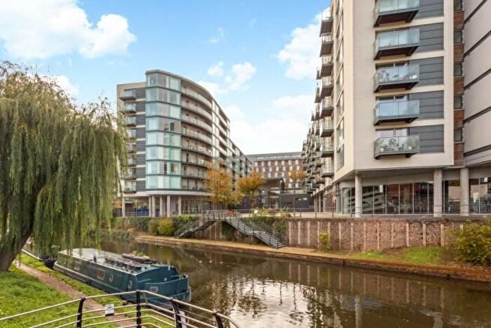 1 Bedroom Flat To Rent In Station Approach, Hayes, UB3