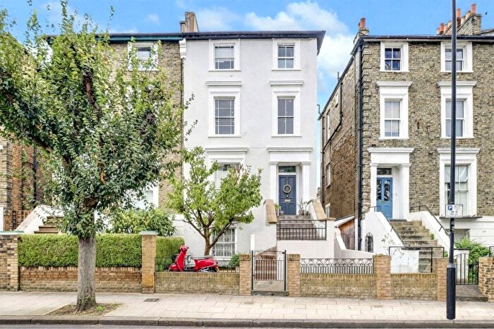 1 Bedroom Flat For Sale In Cantelowes Road, Camden, London, NW1