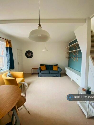 2 Bedroom Flat To Rent In Forest Road West, Nottingham, NG7