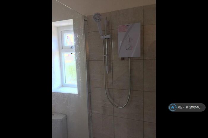 2 Bedroom Flat To Rent In Ground Floor Bolton Road, Bradford, BD2