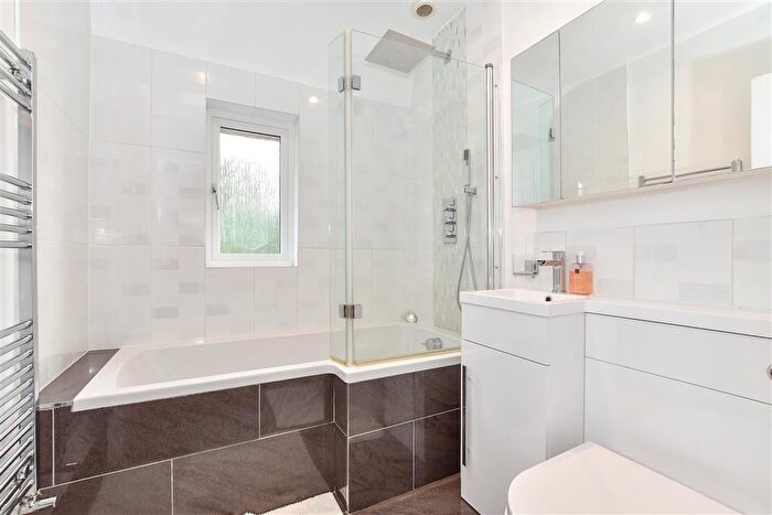 3 Bedroom End Of Terrace House For Sale In Battens Way, Havant, Hampshire, PO9