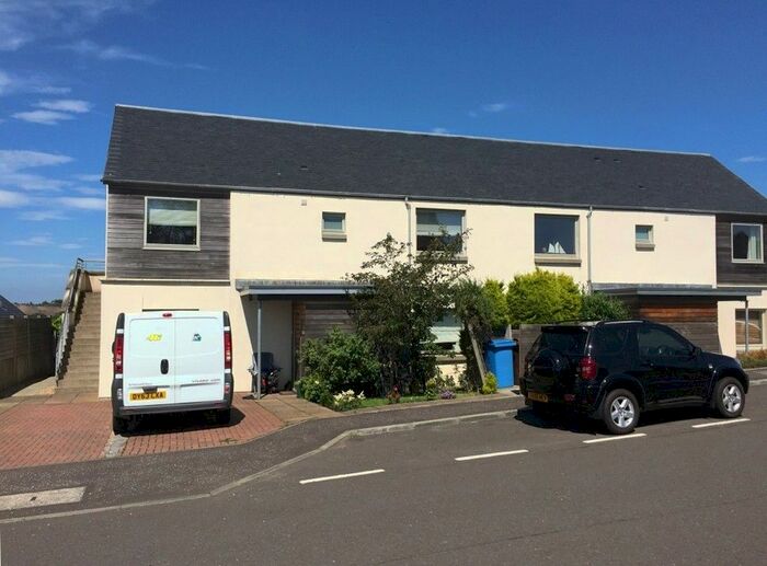 2 Bedroom Flat To Rent In Canal Court, Threemiletown, EH49