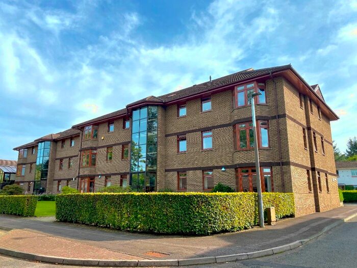 3 Bedroom Flat To Rent In Barnton Park View, Barnton, Edinburgh, EH4