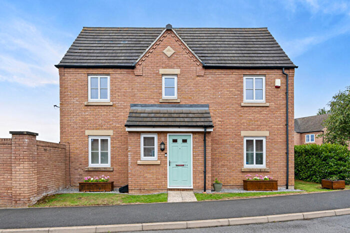 3 Bedroom Semi-Detached House For Sale In Terry Smith Avenue, Rothwell, NN14