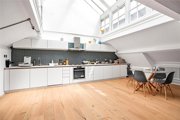 1 Bedroom Apartment For Sale In Royal Gate Apartments, Rutland Road, London, E9