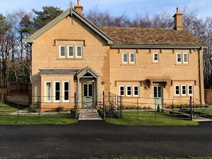 3 Bedroom Semi-Detached House To Rent In Ashover Road, S45