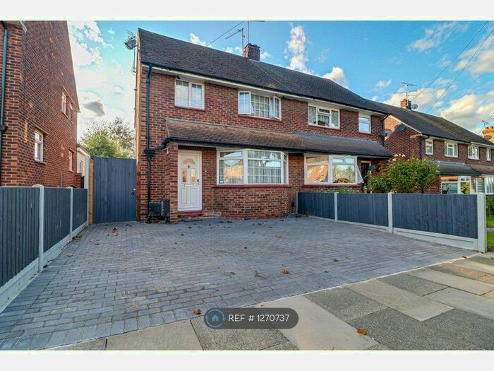 3 Bedroom Semi-Detached House To Rent In Northville Drive, Westcliff-On-Sea SS0