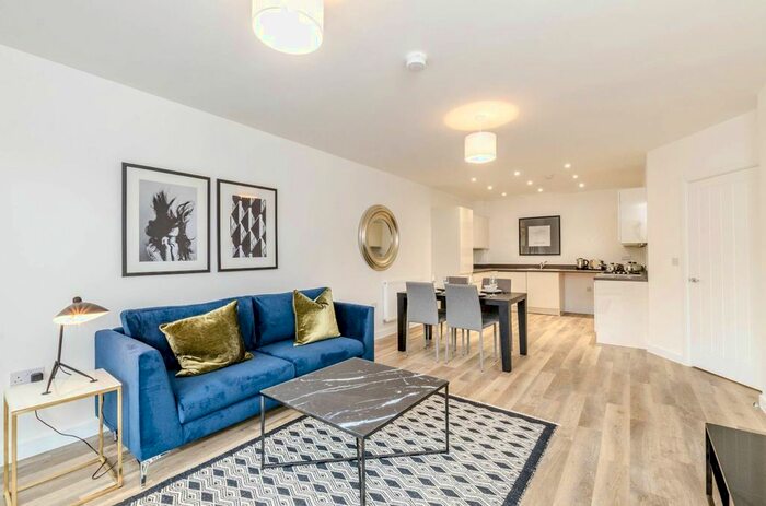 2 Bedroom Flat To Rent In Trinity Quarter, Guildford, GU1